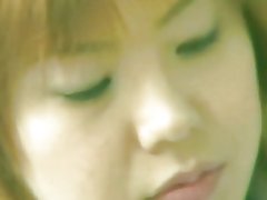 Japanse school meisje krijgt van haar sappige roze kut likte dan neukt